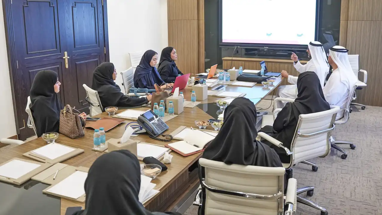 تعاون بين الأشغال والمالية بالشارقة لتحديث الأنظمة الرقمية